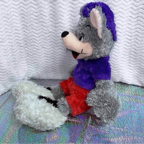 Chuck E. Cheese’s 20” Stuffed Mouse Purple Hat Shirt Red Shorts 2010 RARE Plush - Picture 6 of 13
